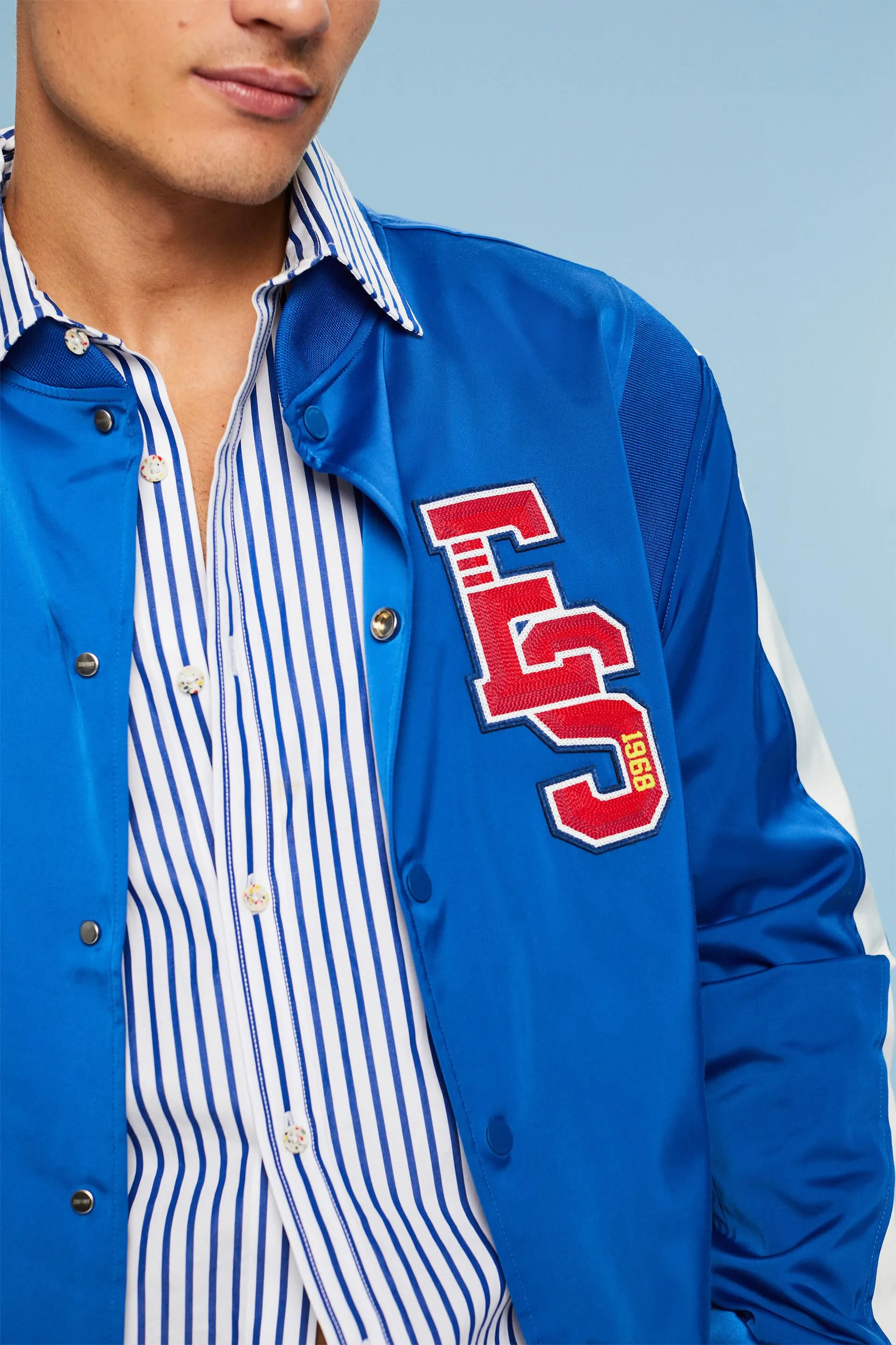Giacca stile college con etichetta del logo